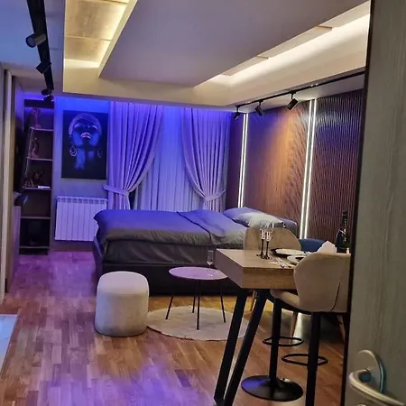 Romantic & Jacuzzi Σκόπια Εξωτερικό φωτογραφία