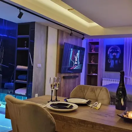 Romantic & Jacuzzi Σκόπια Εξωτερικό φωτογραφία