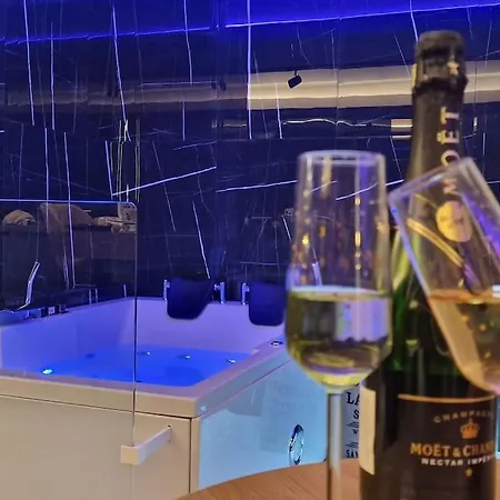 Romantic & Jacuzzi Σκόπια Εξωτερικό φωτογραφία