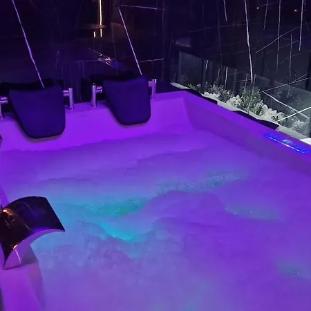 Romantic & Jacuzzi Σκόπια Εξωτερικό φωτογραφία