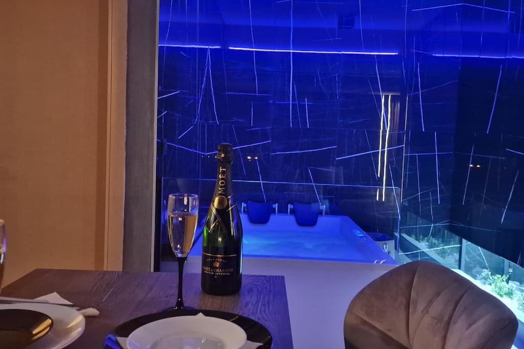 Romantic & Jacuzzi Διαμέρισμα
