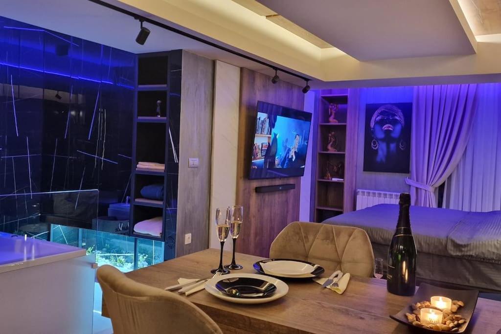 Romantic & Jacuzzi