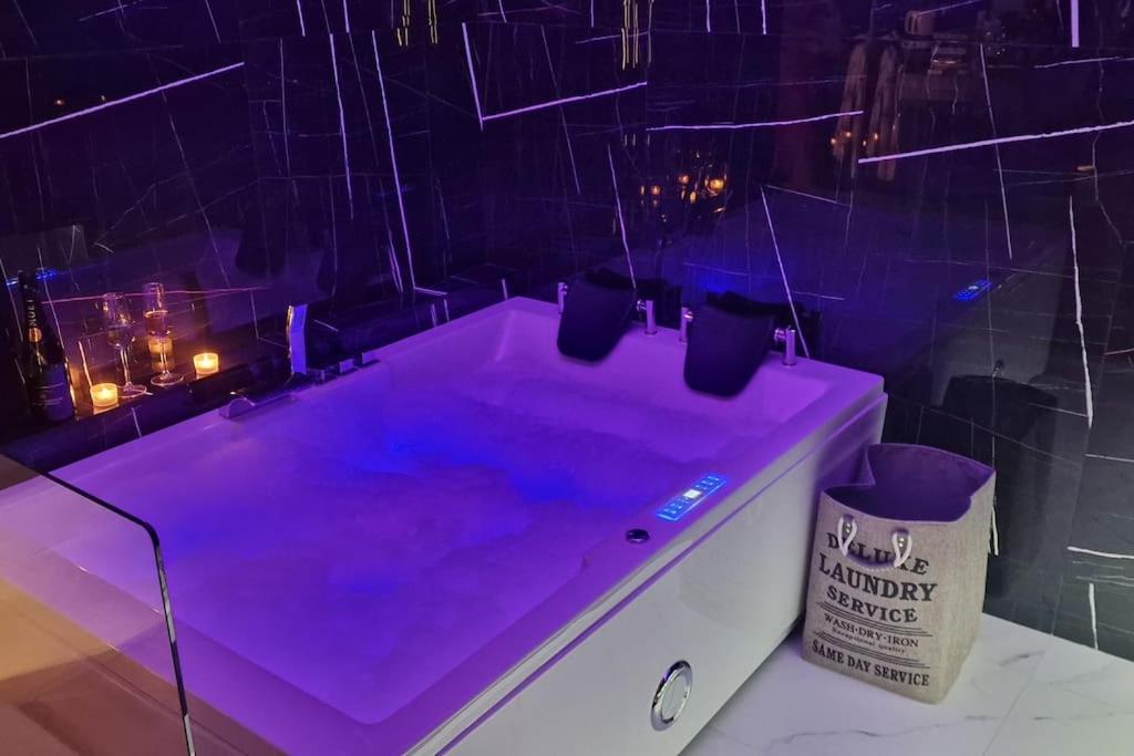 Romantic & Jacuzzi Διαμέρισμα