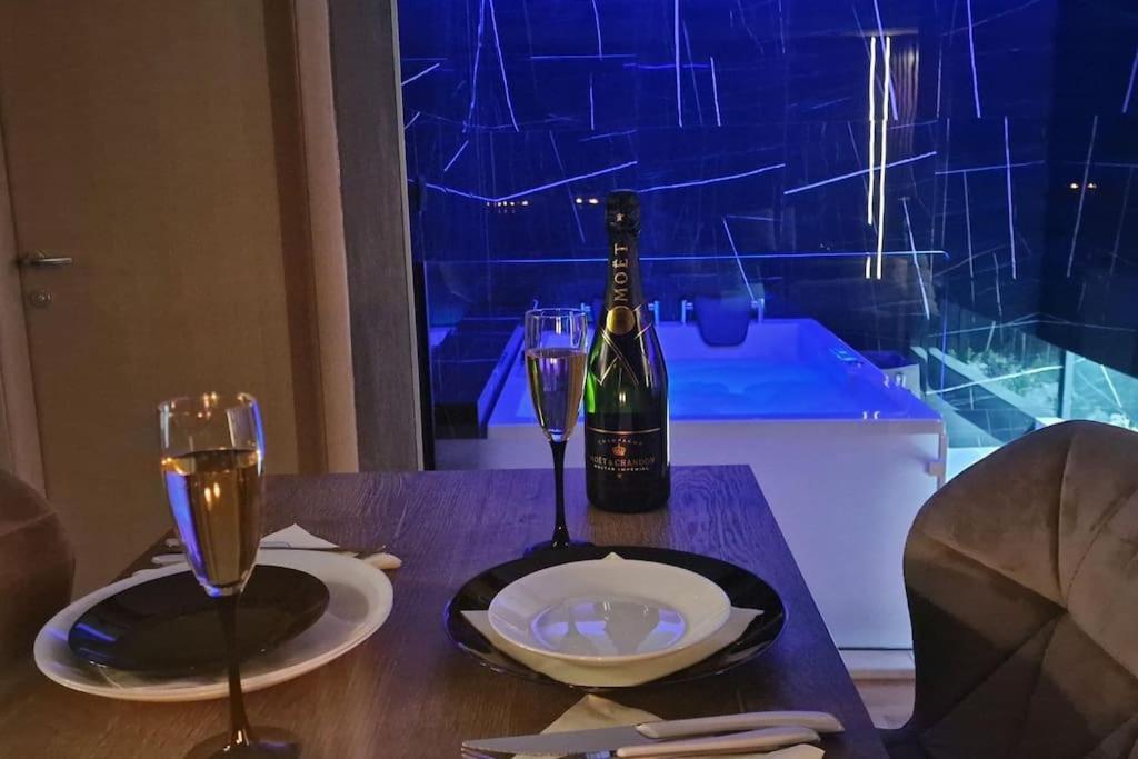 Romantic & Jacuzzi *